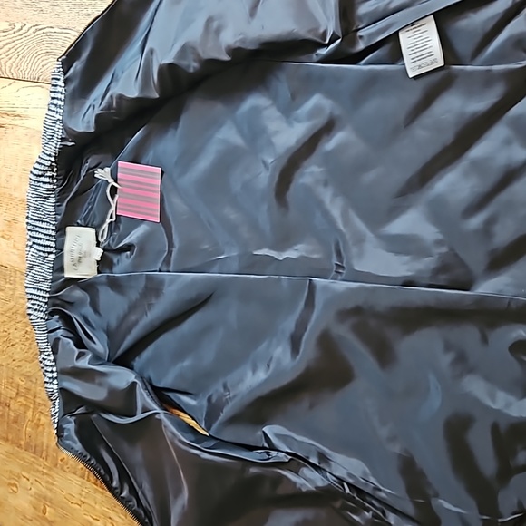 Cambridge Dry Goods Distinctively British Black & White Vest - Picture 11 of 11